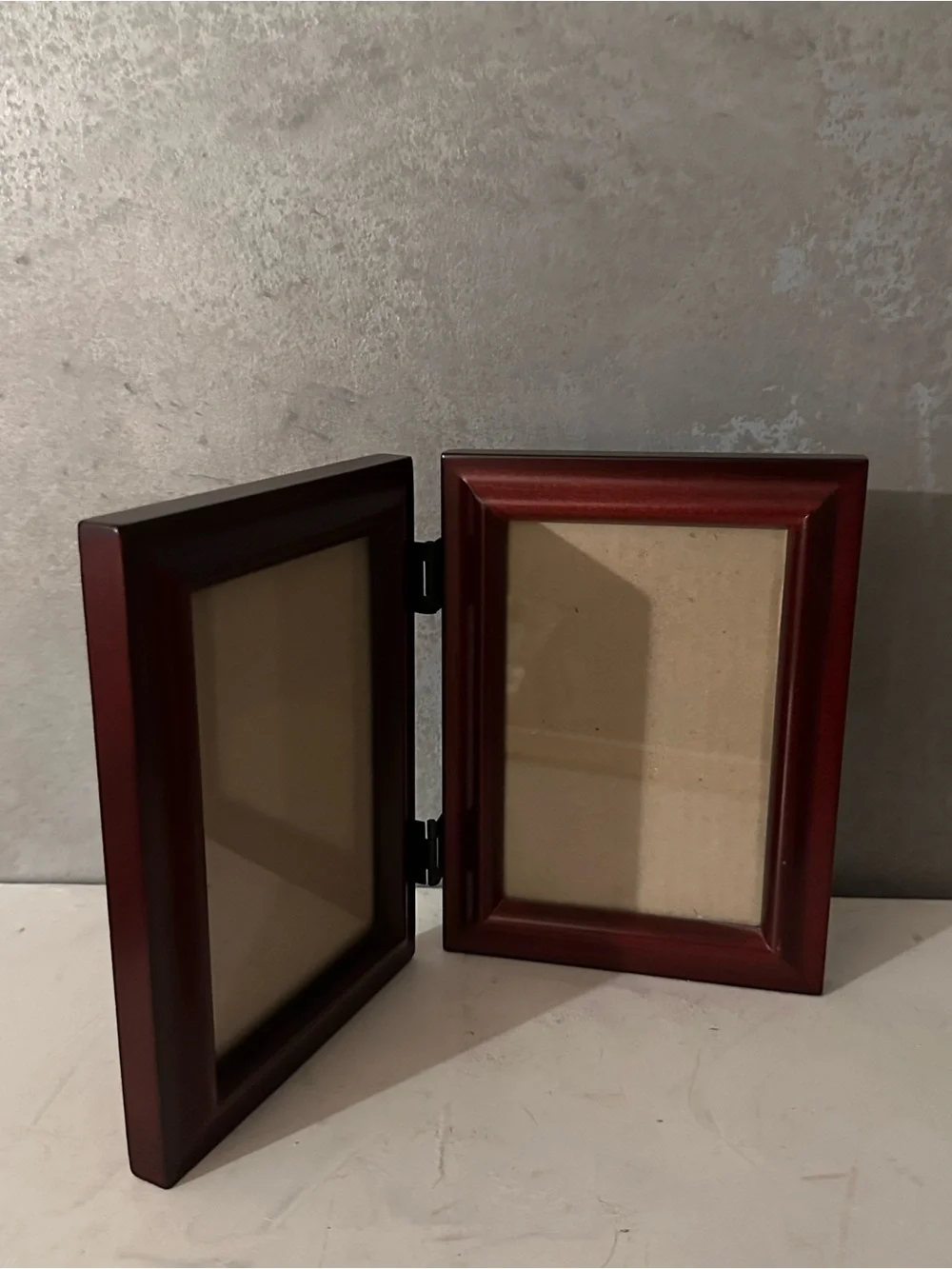 VINTAGE WOOD BI-FOLD PICTURE FRAME DARK CHERRY FITS 4X6 MADE IN THAILAND